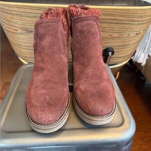 Comfortiva Burgundy Suede Boots with Knit Trim